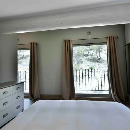 La Maison Des Collines Rum i privatbostad