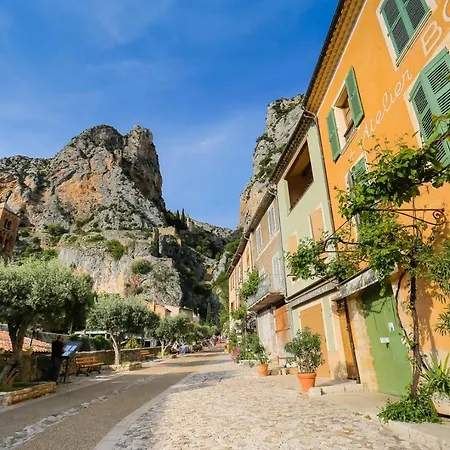 La Maison Des Collines * Allemagne-en-Provence